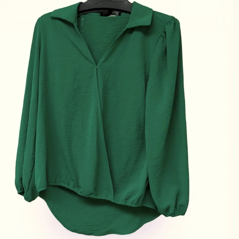 Fred David green satin long sleeve wrap V neck Blouse Sz S